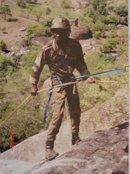 descente en rappel sur les montagnes de PATASSY