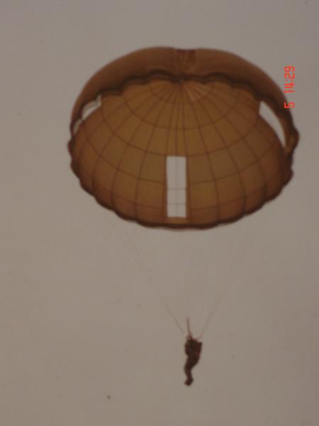 le saut para � la zone de saut de kagnack derri�re keur Massar